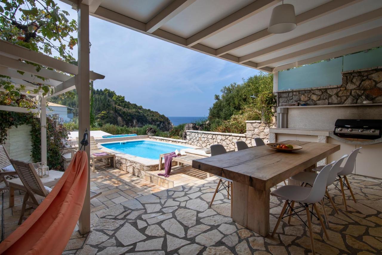 Villa Christianna Studios อาโยส นิกีตัส ภายนอก รูปภาพ