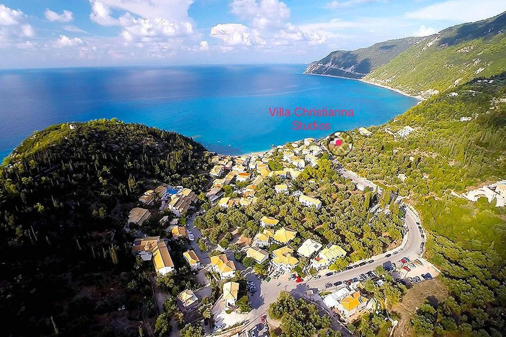 Villa Christianna Studios อาโยส นิกีตัส ภายนอก รูปภาพ