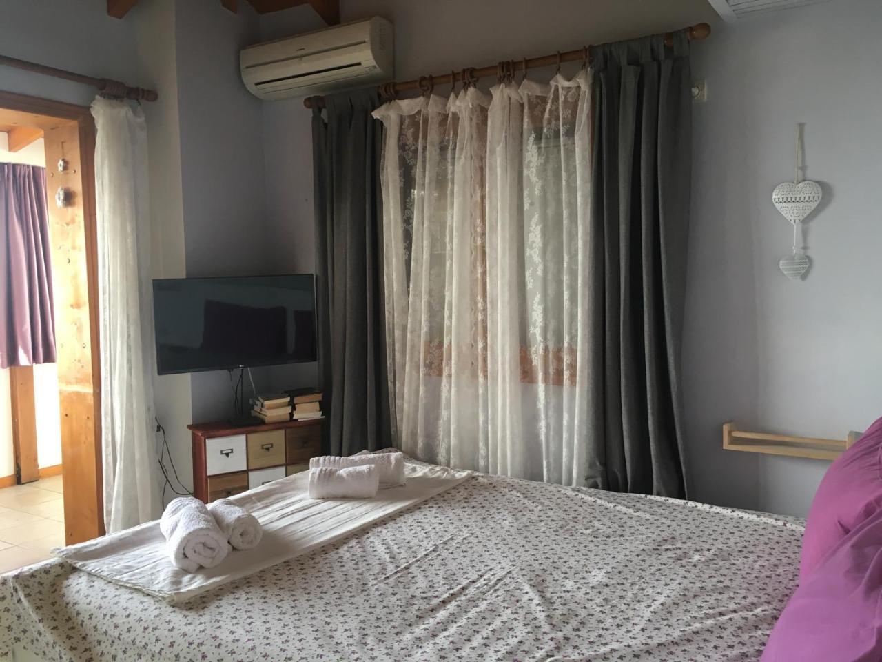 Villa Christianna Studios อาโยส นิกีตัส ภายนอก รูปภาพ